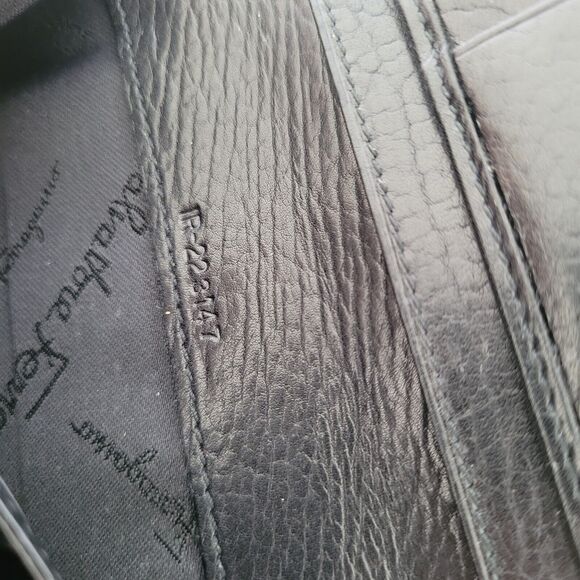 Salvatore Ferragamo Wallet Medium Black Unisex Classic Bifold Buckle Quality - Picture 8 of 15